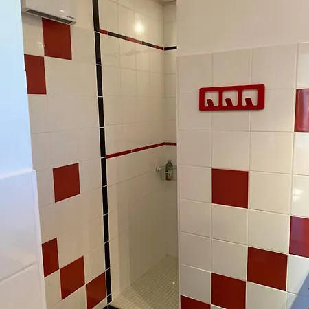 Panzió De La Pommeraie Landeronde