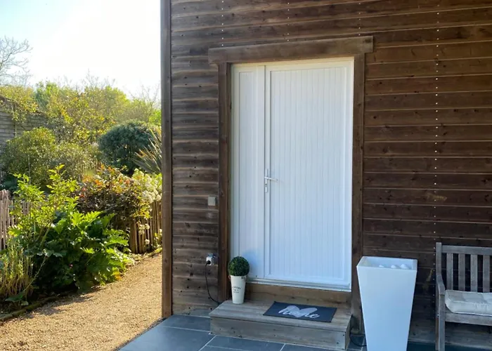 De La Pommeraie فندق مبيت وإفطار 3*